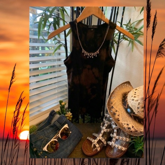 BOHO CHIC - Tie Dye Jeweled Collar tank top. - Picture 3 of 6